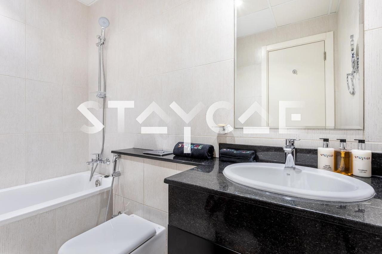 Staycae Holiday Homes - Tower 108 Дубай Экстерьер фото